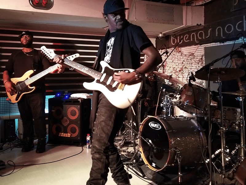 Eric-gales-rock-and-blog-3