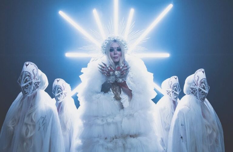La banda IN THIS MOMENT ha lanzado un cover de «Army Of Me» de Björk