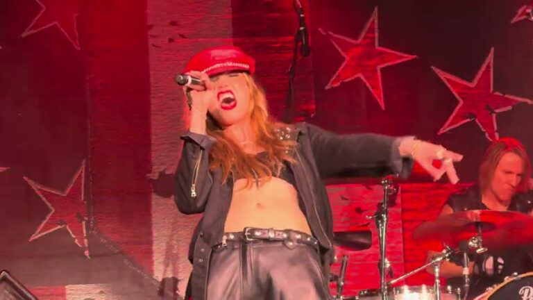 Vídeos de Lzzy Hale como vocalista de SKID ROW