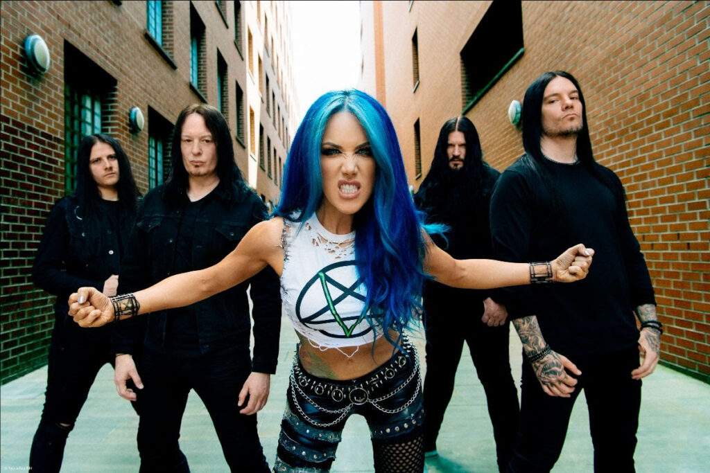 Arch Enemy estrena “Paper Tiger” y anuncia “Blood Dynasty” Tour 2025