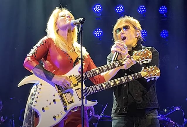 Lita Ford y Glenn Hughes brillan en el ‘Rock Meets Classic’