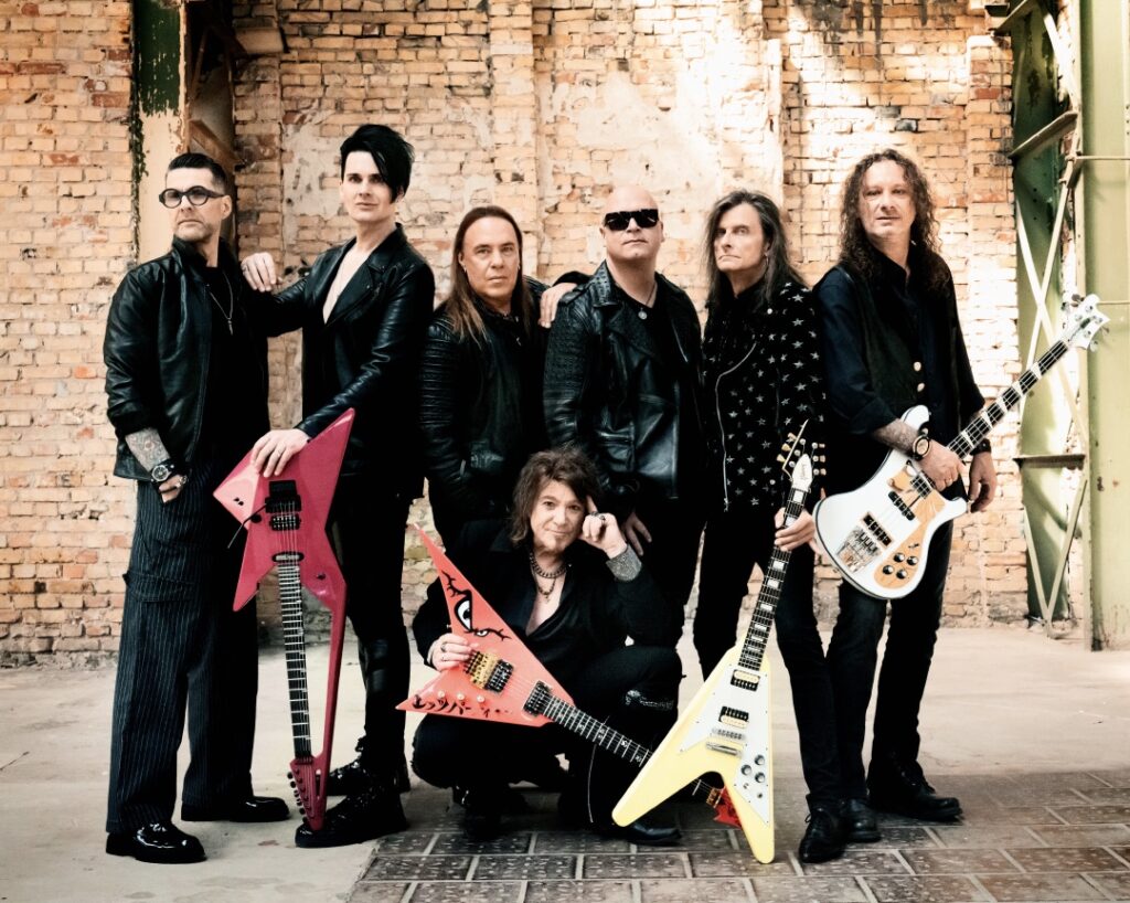 Helloween nuevo vídeo "A Little Is A Little Too Much"