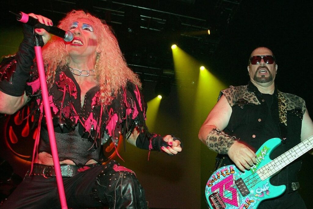 dee_snider_revela_el_misterio_mark_mendoza_fuera_de_la_gira_