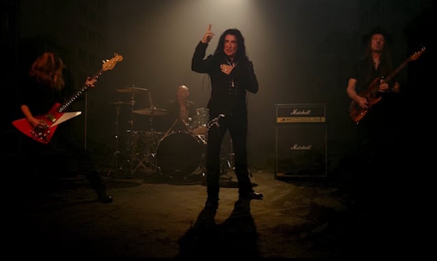 BLACK SWAN anuncia «Paralyzed» y lanza Nuevo sencillo