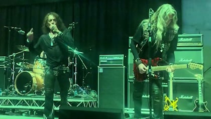 Joel Hoekstra se une a Stephen Pearcy en una actuación inolvidable