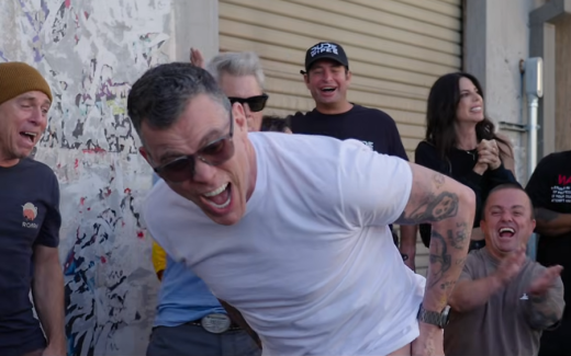 Steve-O y el examen robótico en 'Jackass: Best and Last'