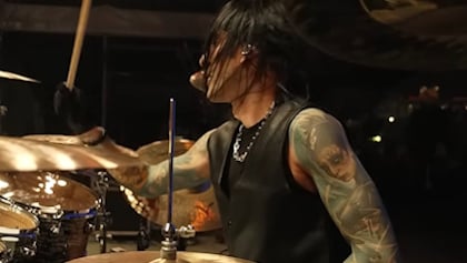 Christian 'CC' Coma se ausenta del tour europeo de Black Veil Brides