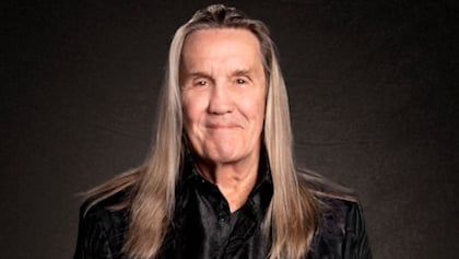 Nicko McBrain lleva su historia a Europa en 2026