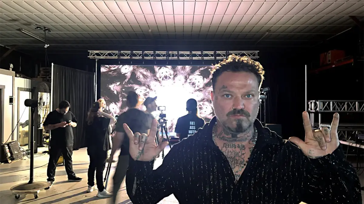 Bam Margera colabora con Signs Of The Swarm