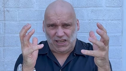 Blaze Bayley intenta asistir al Salón de la Fama con Iron Maiden