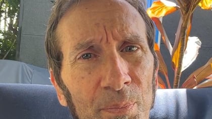 Shannon Larkin se disculpa con Nikki Sixx