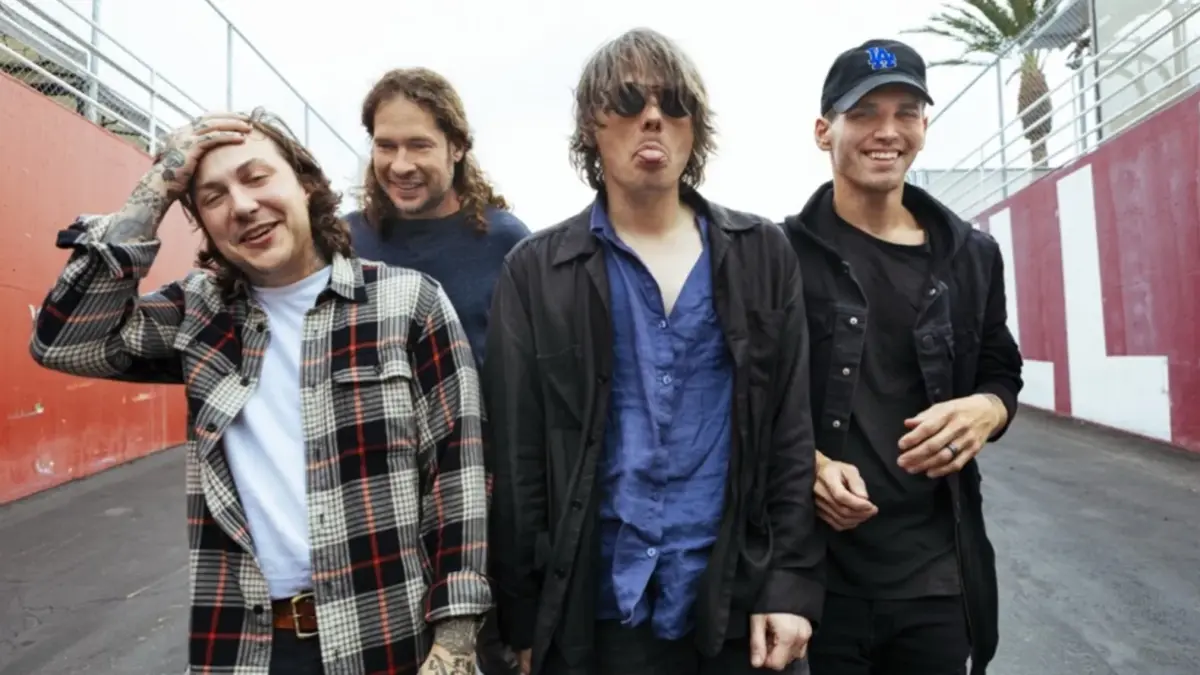 My Chemical Romance sorprende en Glasgow con 'AMBULANCE'