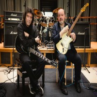 Colaboración Magistral: Hackett y Rothery Unen Fuerzas