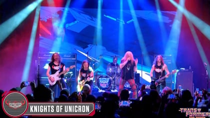 Sebastian Bach en el 40º aniversario de Transformers