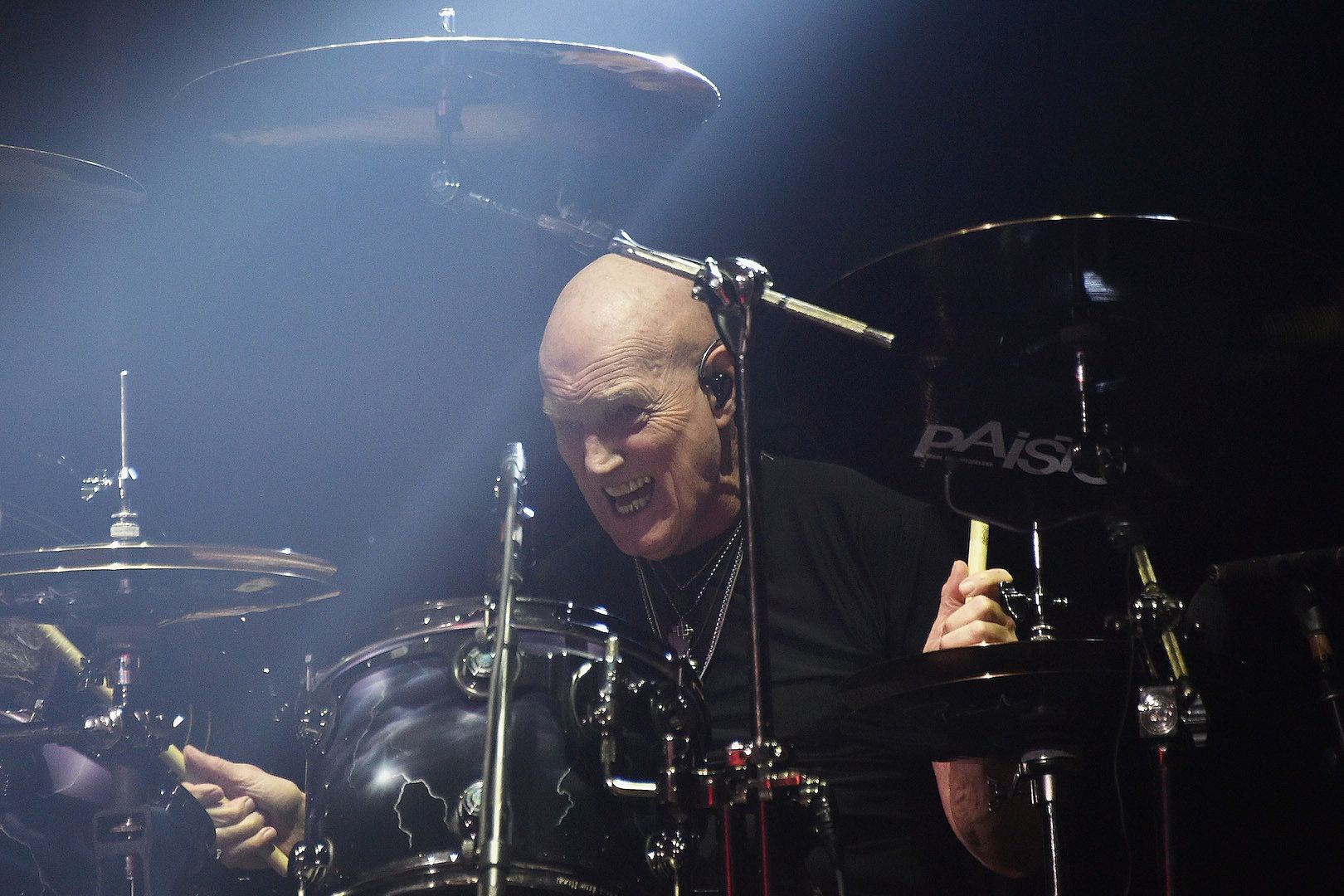 Chris Slade se despide de los escenarios