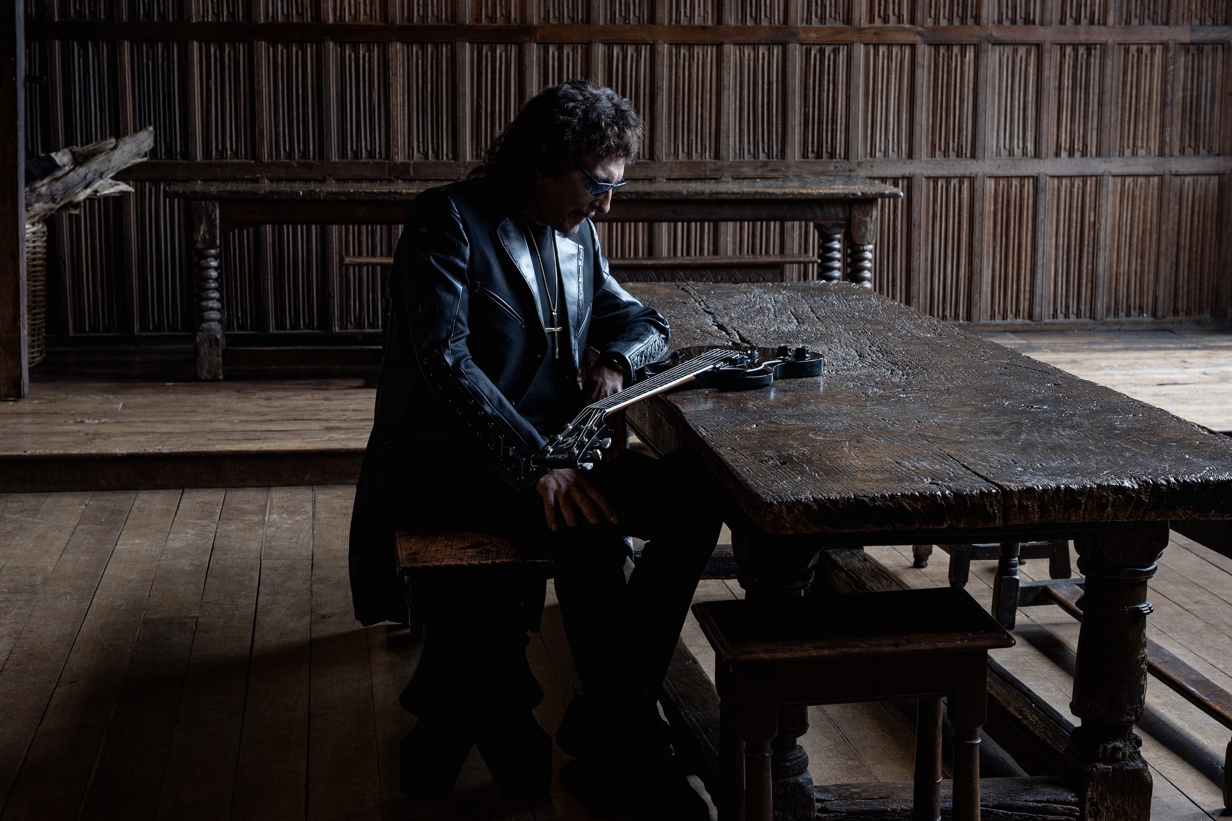 Tony Iommi Desvela 'From the Dark'