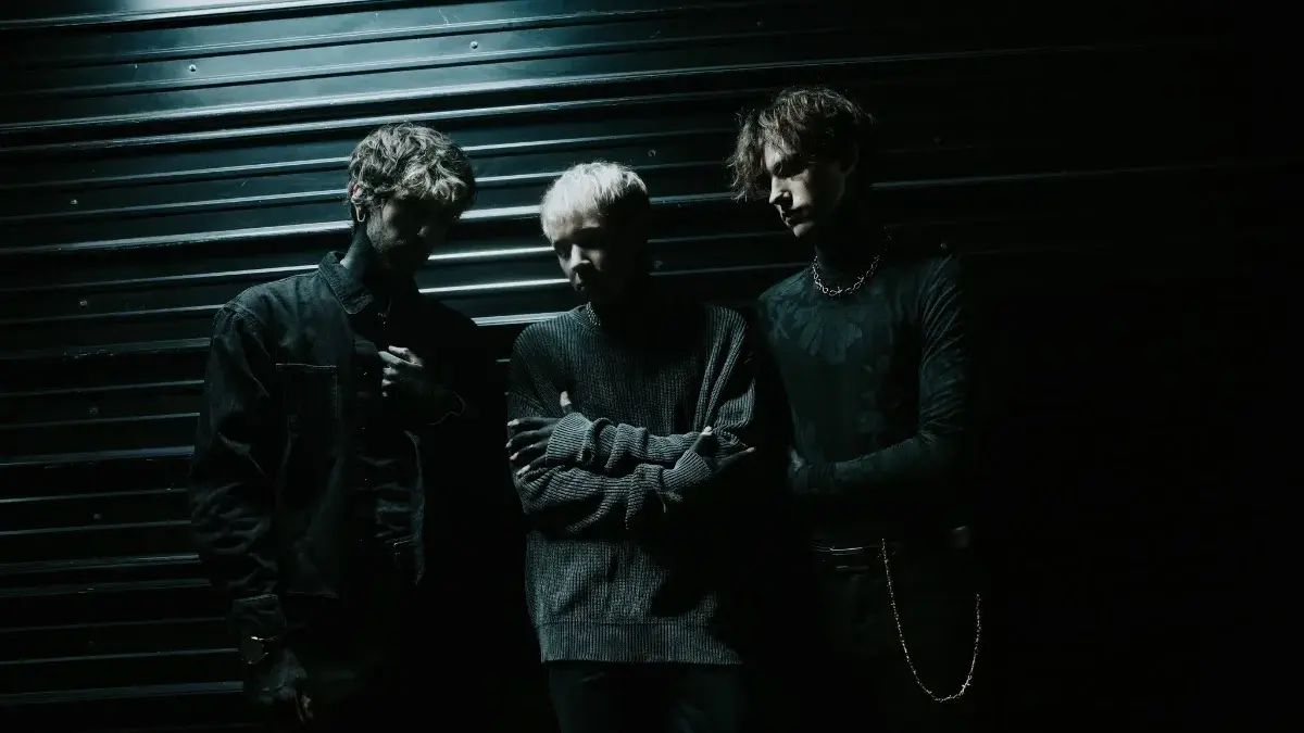 Glasswaves presenta su álbum debut 'While(True)'