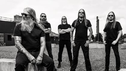 Amon Amarth desata su nuevo sencillo 'Eight Legs Of Thunder'