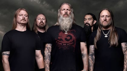 Amon Amarth arrasa con 'The Allfather Awakens'